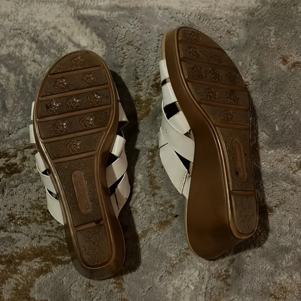 Kim Rogers White Sandals - Picture 4 of 7